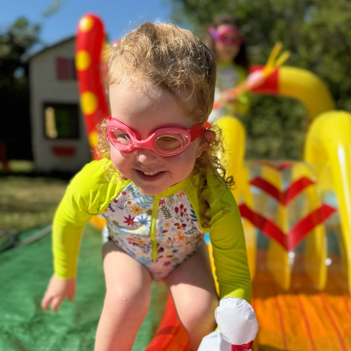 Infant Goggles Guppy Strawberry Pink  2-6 Years